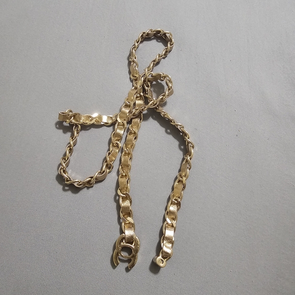 CHANEL Matelassé CC LOGO Trun Lock Chain/Leather Belt Gold - Picture 8 of 12